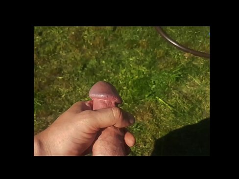❤️ Hot hottie ökölbe szorította a rózsaszín punciját, és egy spriccelővel elélvezett a nyári kertben ❤ Házi készítésű pornó at hu.verhentai.ru