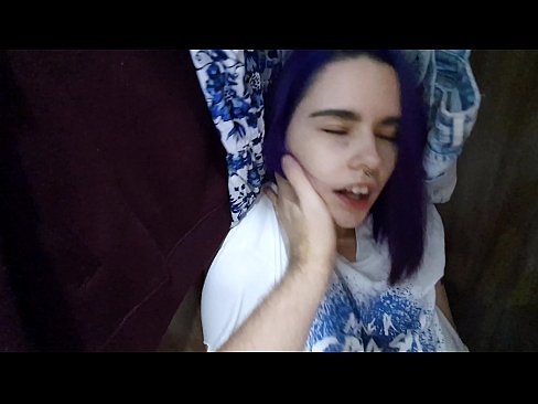 ❤️ Megtaláltam a nővéremet a szekrényben, és segítettem neki elélvezni. ❤ Házi készítésű pornó at hu.verhentai.ru